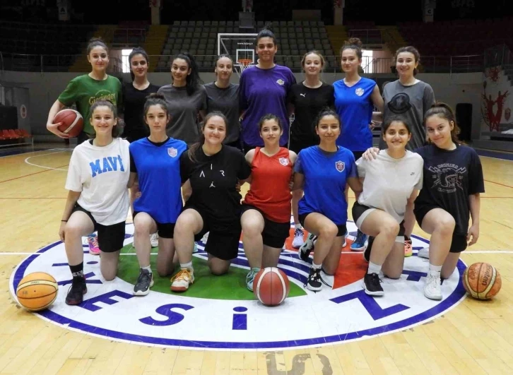 Kepez’in kızları Türkiye’nin ilk 16’sında
