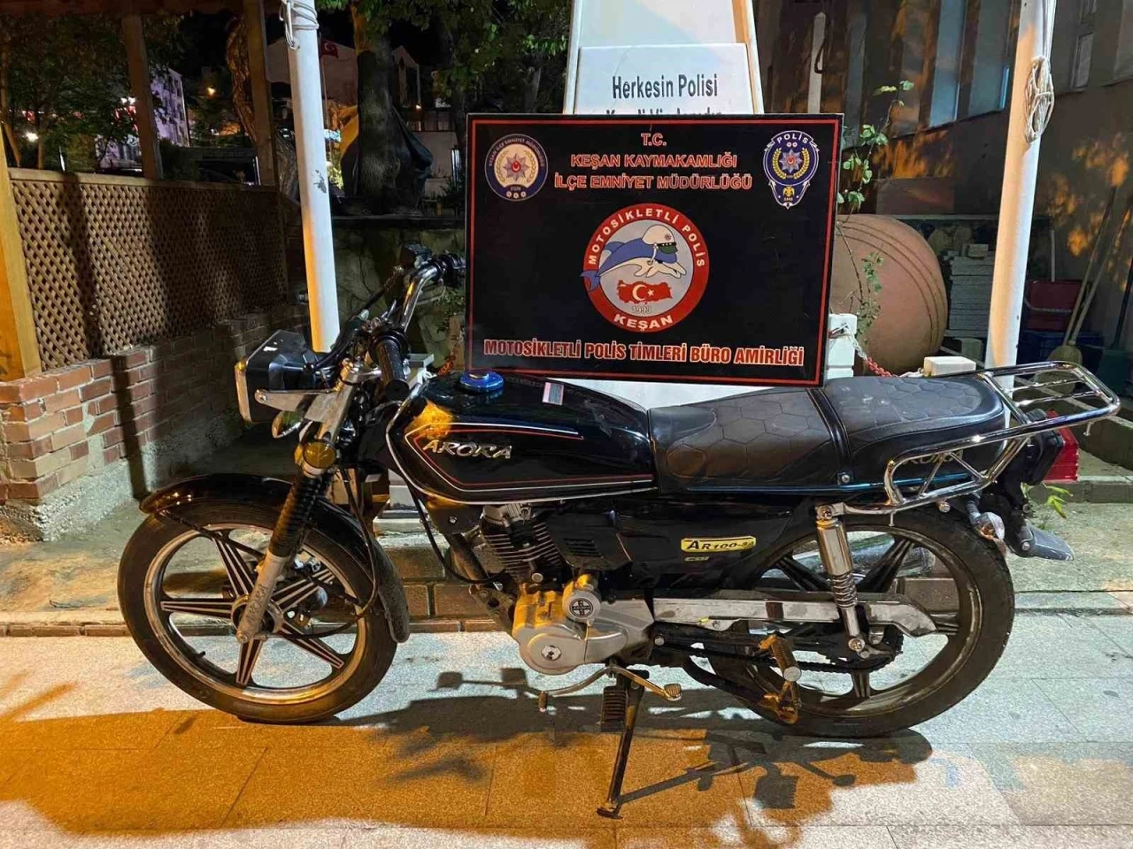 Keşan’da çalıntı motosiklet polisin kontrollerinde bulundu
