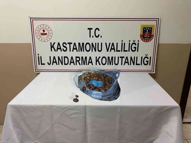 Kestane poşetinde ecstasy hap ile yakalanan şüphelilerden 1’i tutuklandı
