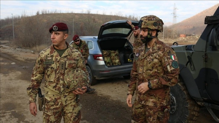 KFOR, Kosova-Sırbistan sınır bölgesinde güvenliği sağlamak için devriye faaliyetini sürdürüyor