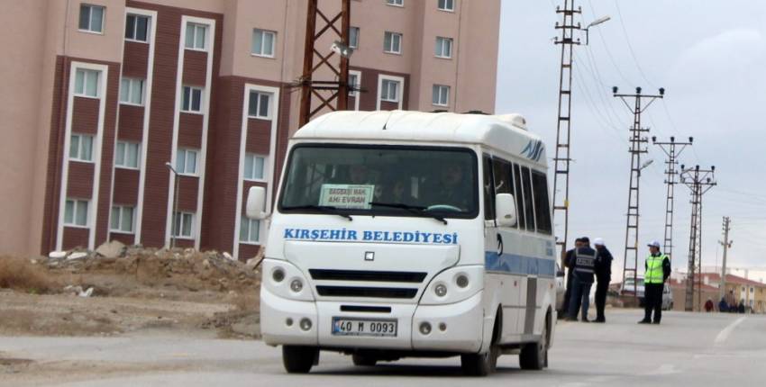 Polis noktasından kaçan terör şüphelisi aranıyor