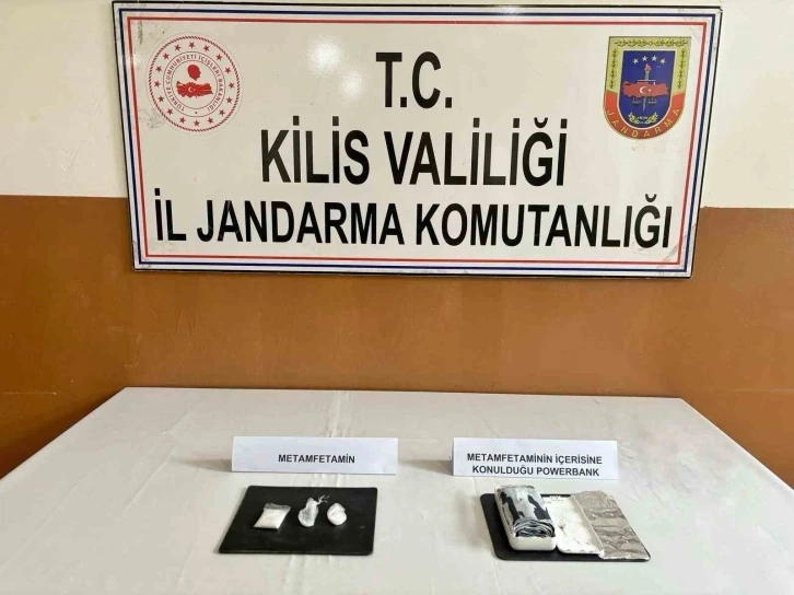 Kilis’te taşınabilir şarj cihazına gizlenmiş uyuşturucu madde ele geçirildi
