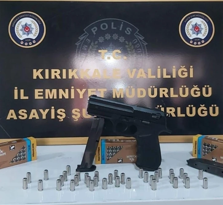 Kırıkkale polisinden sosyal medyada silahla paylaşım yapan şahıslara adli işlem
