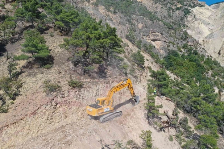 Kırsalda su ve kanalizasyon sorunu yaşayan yerler bir bir çözüme kavuşturuluyor
