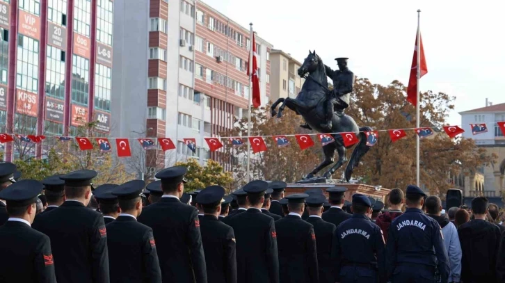 Kırşehir’de, Mustafa Kemal Atatürk’e saygı
