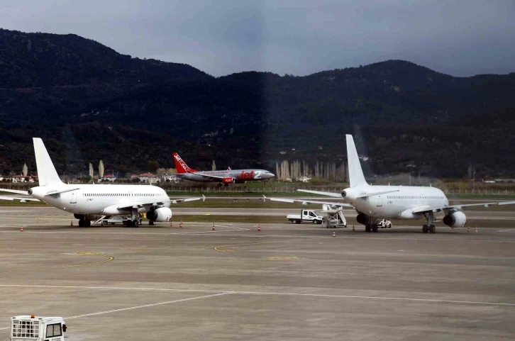 Kış sezonunda 2 bin 240 uçakla 327 bin 307 yolcu geldi
