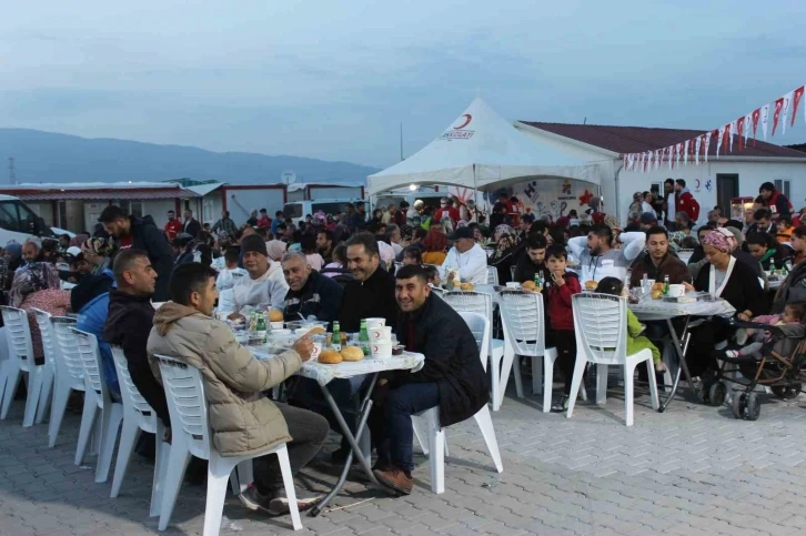 Kızılay Başkanı Hatay’da depremzedelerle iftar sofrasında buluştu
