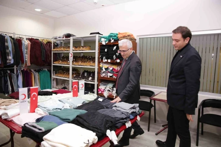 ’Kızılay Butik’ ESOGÜ’lü öğrencilerin hizmetine açıldı
