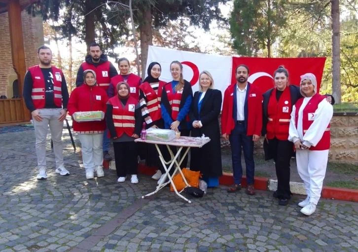 Kızılay gönüllüleri şehitler için Mevlid-i Şerif okuttu
