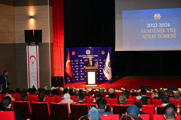 KKTC Meclis Başkanı Töre: “Türk ordusunun adadan çıkmasını asla kabul etmeyiz"