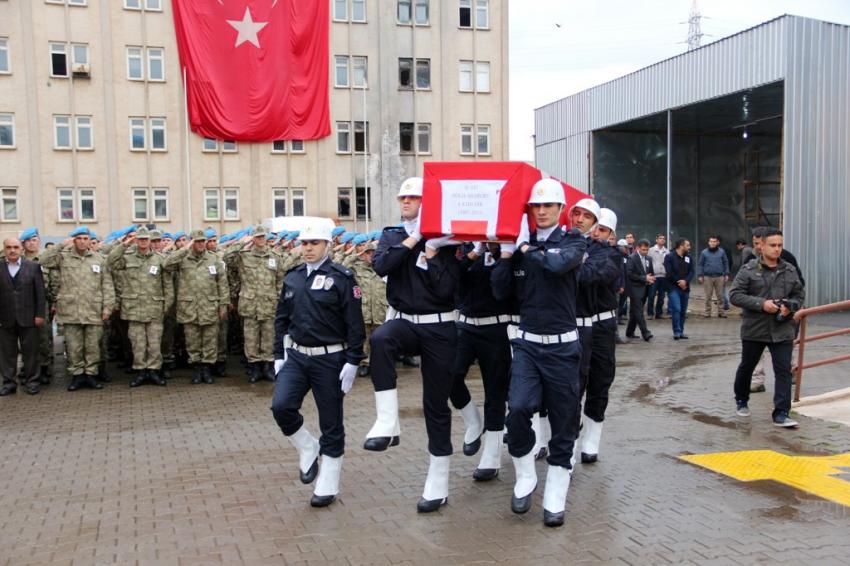 Şehit polisin cenazesi memleketine uğurlandı