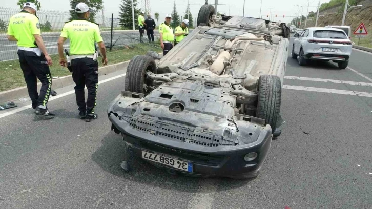 Kontrolden çıkan araç refüje çarparak takla attı: 1 yaralı
