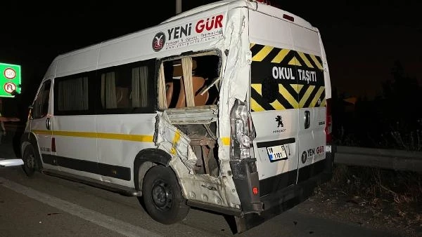 Kontrolden çıkan kamyonet önce servis minibüsüne ardından çekiciye çarptı: 1 ölü, 2 yaralı