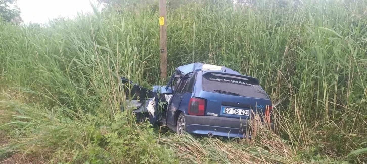 Kontrolden çıkan otomobil, tıra arkadan çarptı: 1 yaralı
