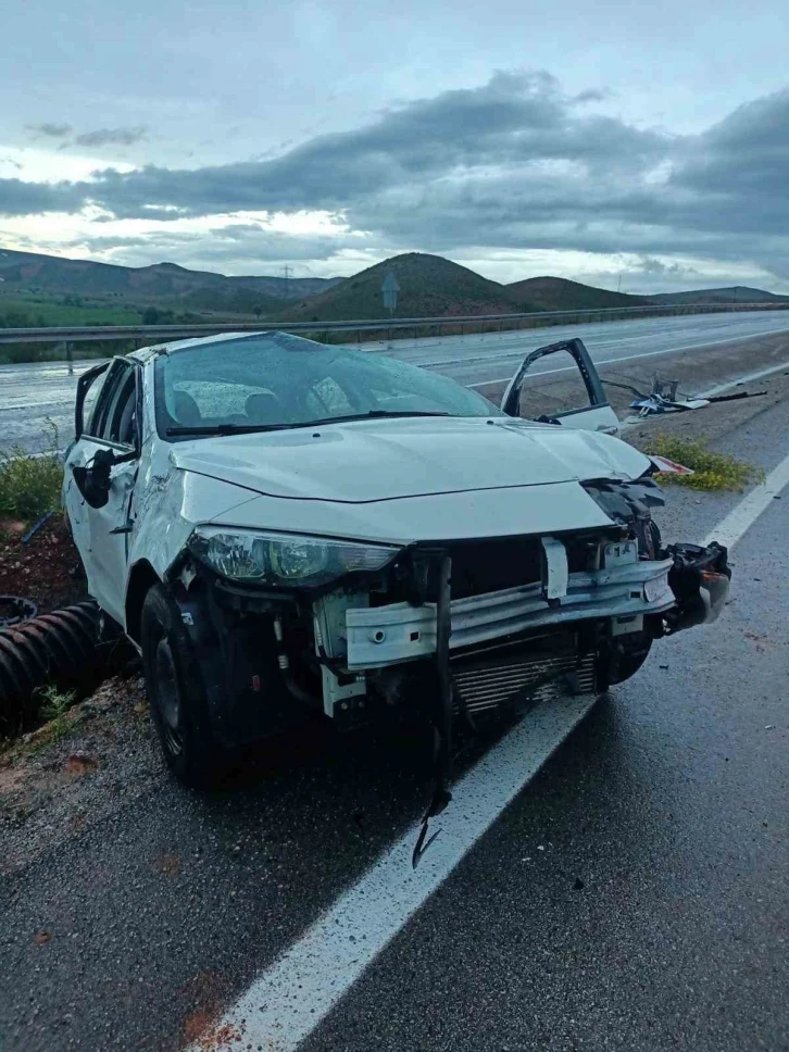 Kontrolden çıkıp takla attı: 5 yaralı
