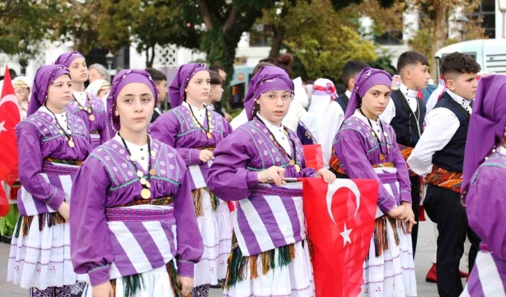 Konya’da Halk Oyunları Minikler Türkiye Şampiyonası kortejle başladı
