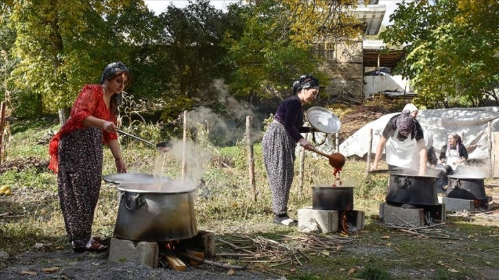 Kooperatif bünyesinde birleşen Hakkarili kadınlar, üretim ve eğitime katkı sağlıyor