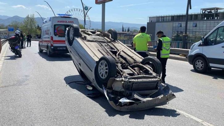 Köprü üzerinde cipe arkadan çarpan otomobil takla attı: 1 yaralı
