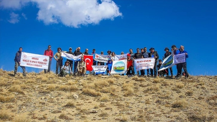 Kösedağı'na tırmanan dağcılar 