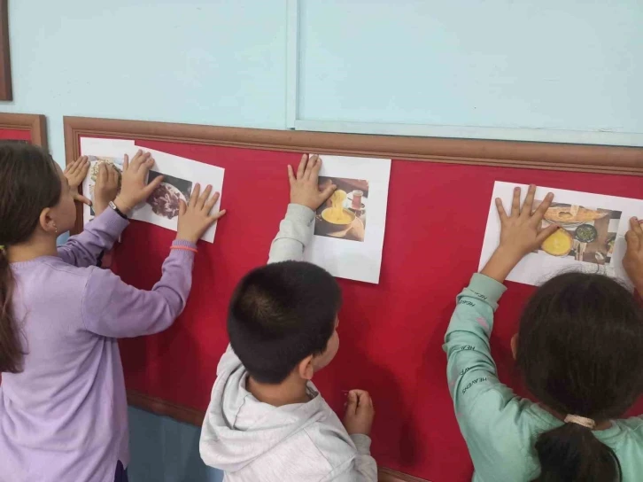 Köy okul öğrencileri, eTwinning projesiyle yöresel yemekleri tanıttı
