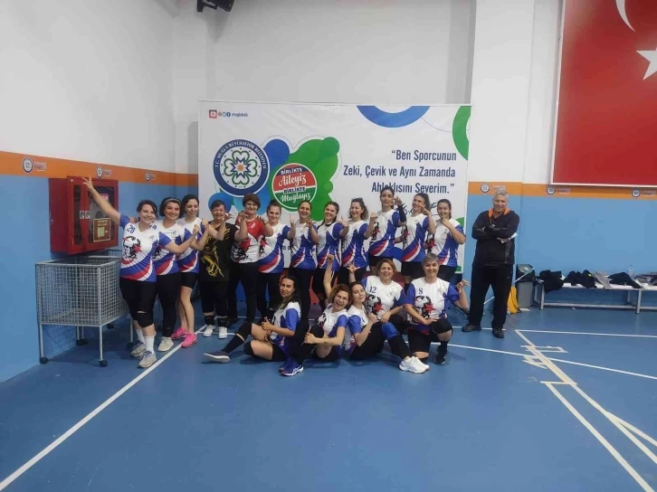 Köyceğiz’de kadın voleybol takımları kuruldu
