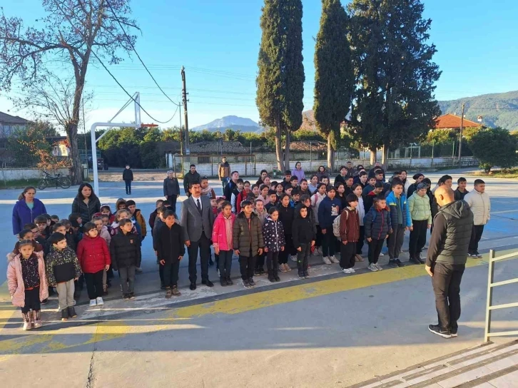 Köyceğiz’deki okullarda deprem şehitleri anıldı
