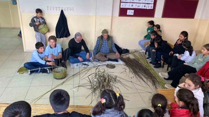 Köyceğiz Ortaokulu sepet örme sanatını öğrendi
