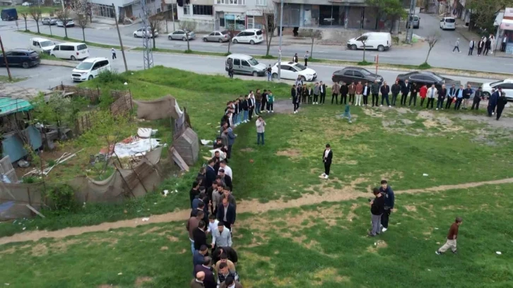 Köylerindeki asırlık bayram sabahı geleneğini İstanbul’da da sürdürüyorlar
