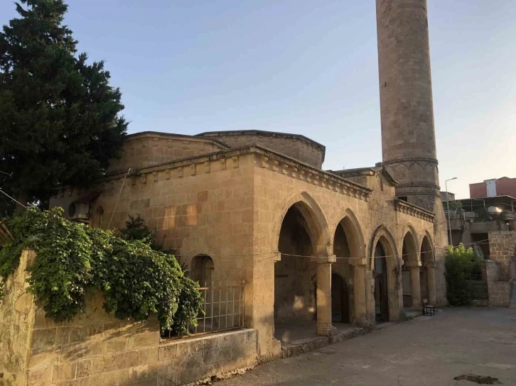 Kozluk’ta 318 yıllık İbrahim Bey Camii depremlere rağmen varlığını koruyor
