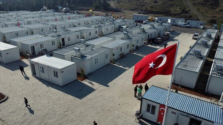 KSÜ Karacasu Yerleşkesi'ndeki konteyner kentte yaşam sürüyor