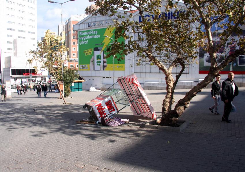 Bursa'da lodos vatandaşlara zor anlar yaşattı