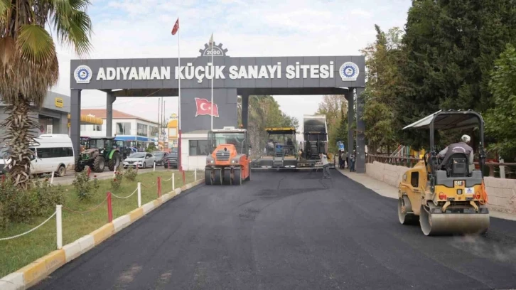 Küçük sanayi sitesinde asfaltlama çalışması sürüyor
