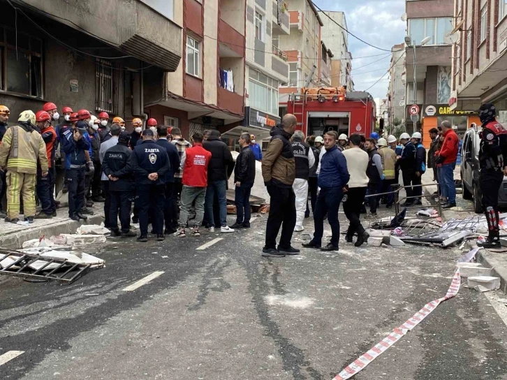 Küçükçekmece’de patlamanın yaşandığı bina dronla görüntülendi
