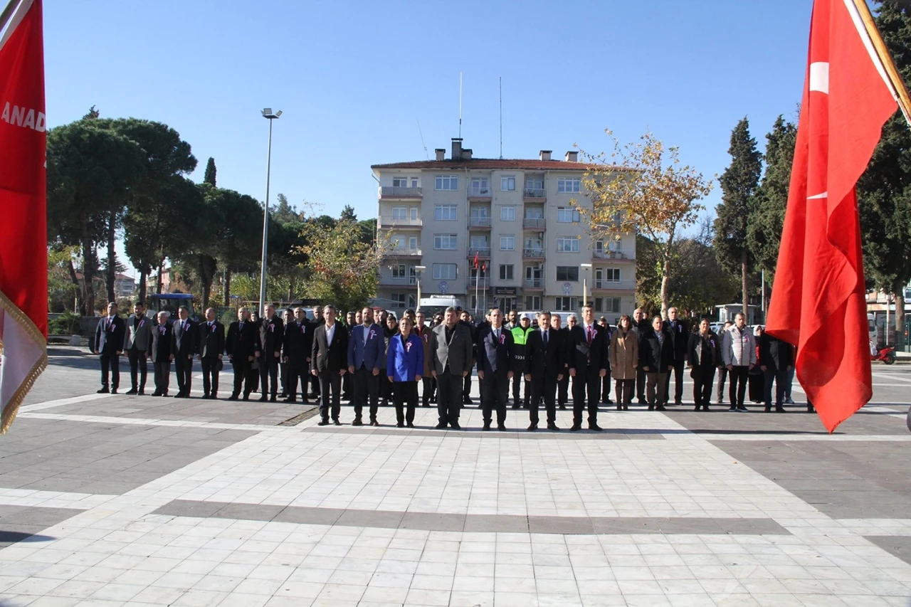 Kula’da 24 Kasım Öğretmenler Günü kutlandı
