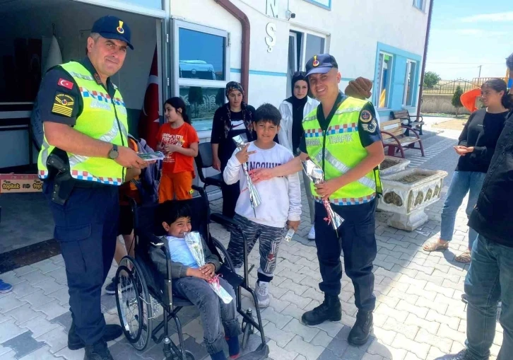 Kulu’da jandarmadan özel öğrencilere trafik güvenliği eğitimi
