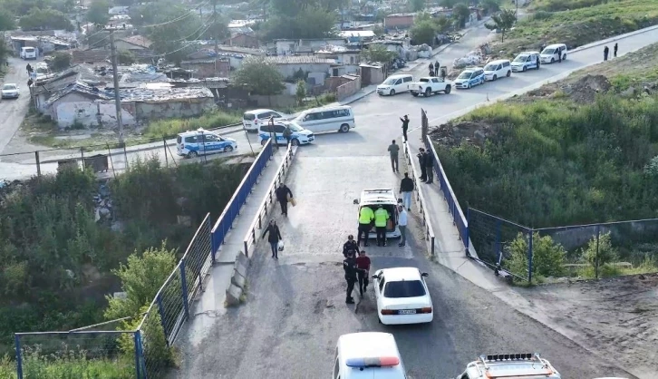 Küme evlere polis operasyonu: 6 kişi yakalandı
