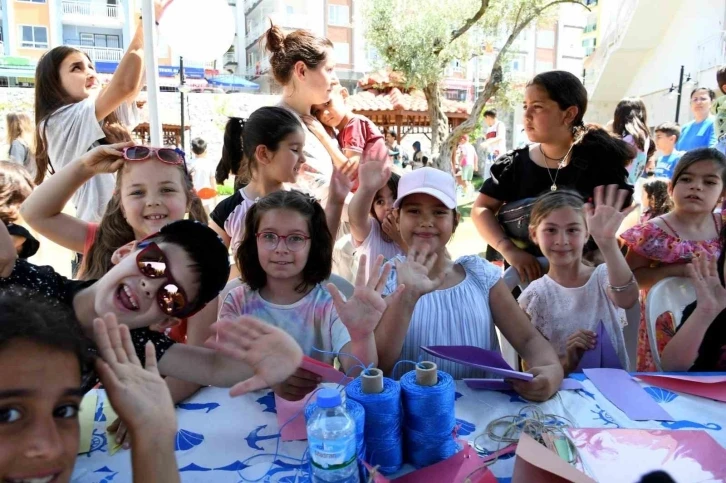 Kuşadası’nda çocuklar karne sevincini erken yaşadı
