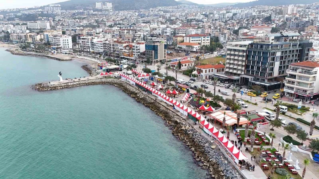 Kuşadası’nda Karadeniz rüzgarı esti
