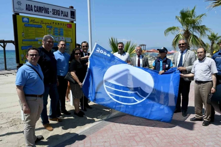 Kuşadası’nda Mavi Bayraklar dalgalanmaya başladı
