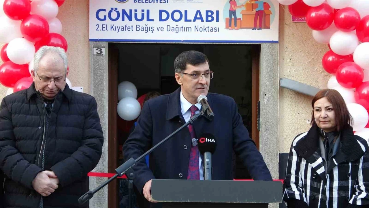 Kütahya’da ihtiyaç sahipleri için &quot;Gönül Dolabı&quot;
