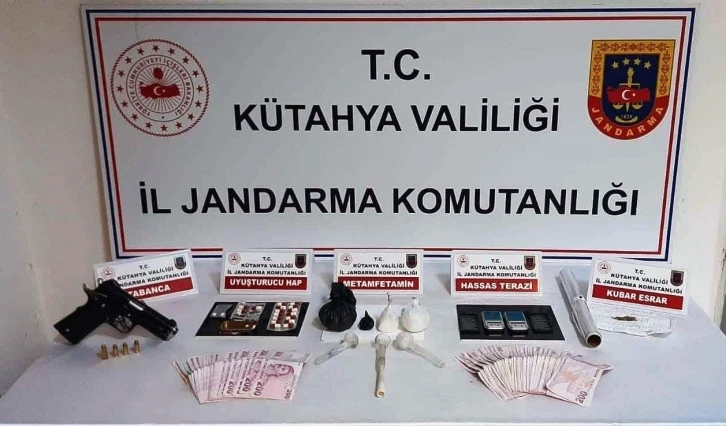 Kütahya’da jandarmadan uyuşturucu operasyonu: 5 kişi tutuklandı
