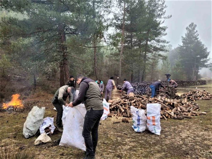 Kütahya OBM deprem bölgesine bin 625 ton yakacak odun gönderdi
