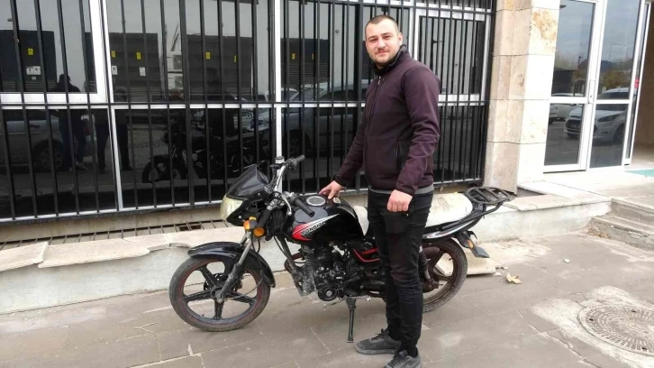 Kütahyalı kurye motosikletine kavuştu
