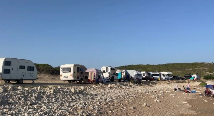 Kuzey Ege’nin turizm merkezi Bozcaada, karavan işgali altında
