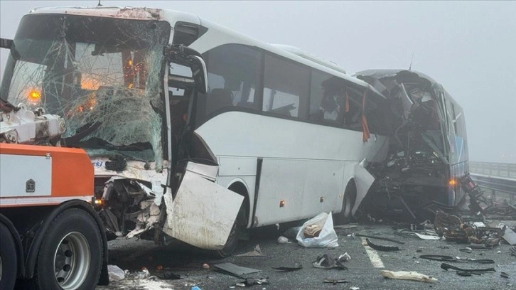 Kuzey Marmara Otoyolu'nda zincirleme kazada 10 kişi öldü, 59 kişi yaralandı