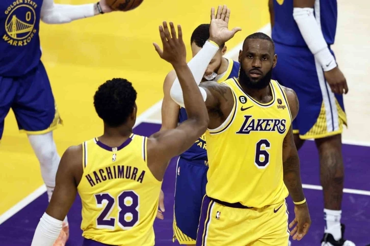 Lakers, Golden State karşısında 3-1 öne geçti
