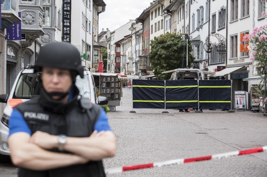 Londra’da bombalı araç paniği