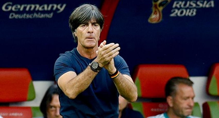 Almanya, Löw kararını verdi