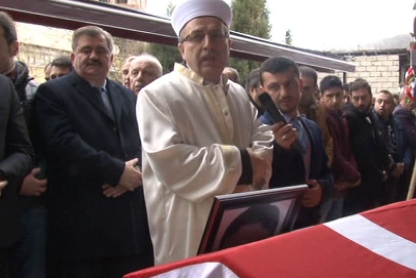 Göçükte ölen madenci son yolculuğuna uğurlandı