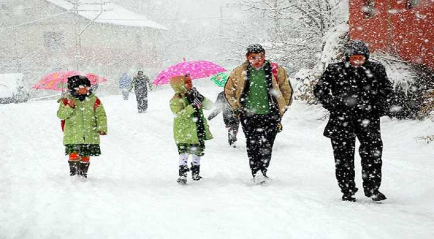 Bursa'nın 4 ilçesinde eğitime kar engeli